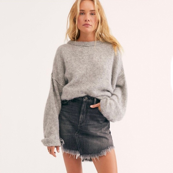 FREE PEOPLE Bailey Denim Mini Skirt | Distressed Jean Skirt | Boho | Size 27 - Picture 1 of 17